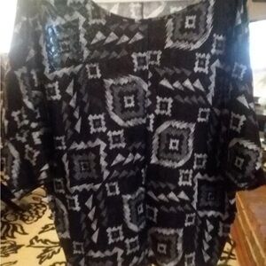 Geometric Black and white and gray Women's Top❤️